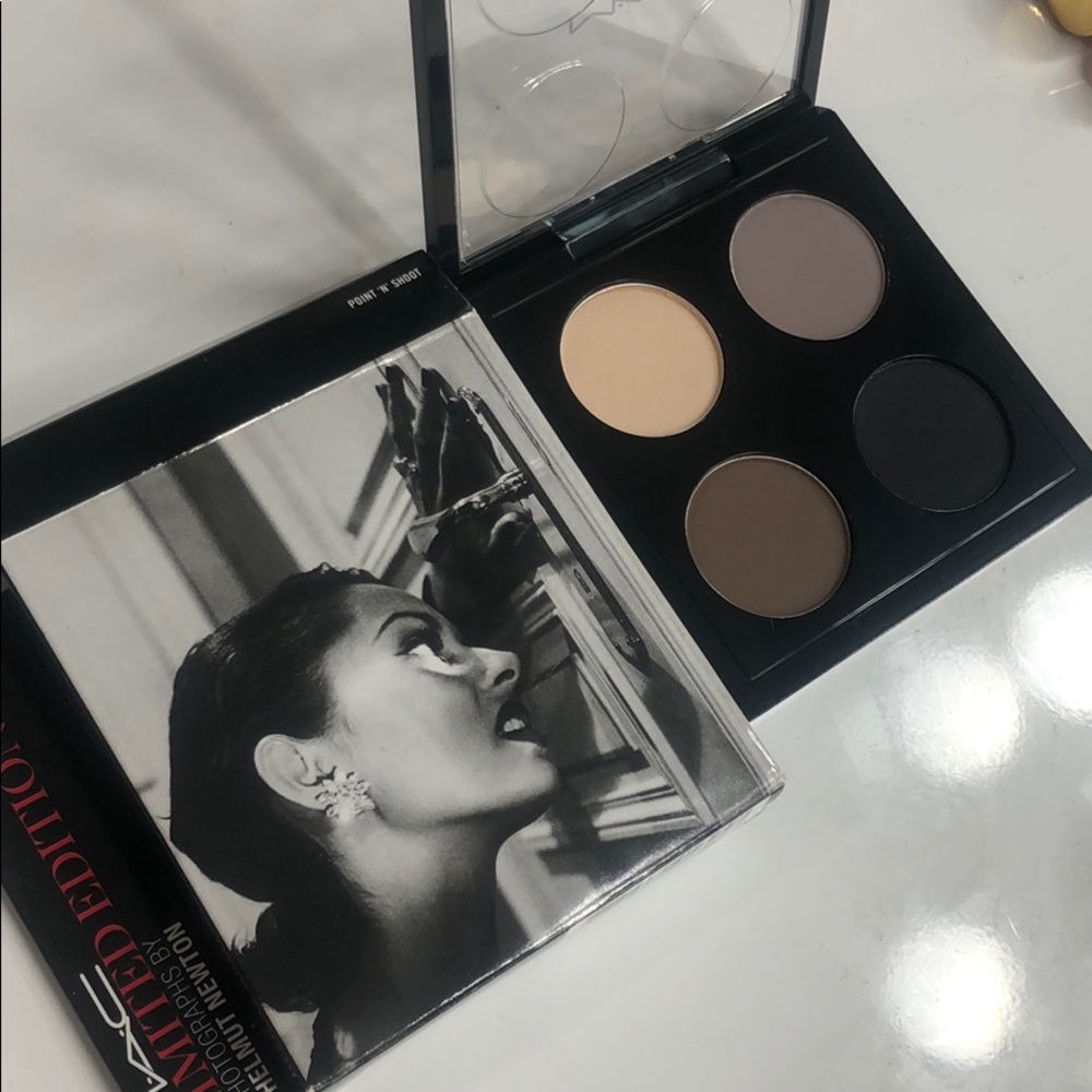 Mac limited edition eye shadow palette